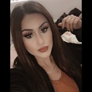 Meet your Posher, Briana